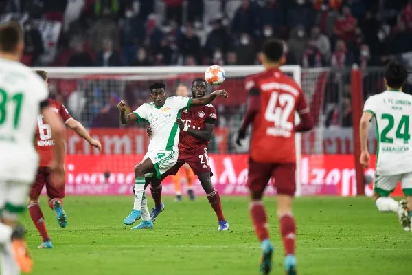 Bayern Munich en acción contra Unión Berlín