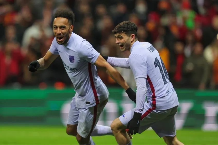 AP Aubameyang festejando un gol