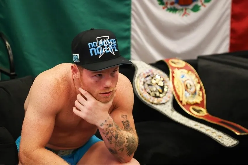 Canelo Álvarez tras ganar una pelea