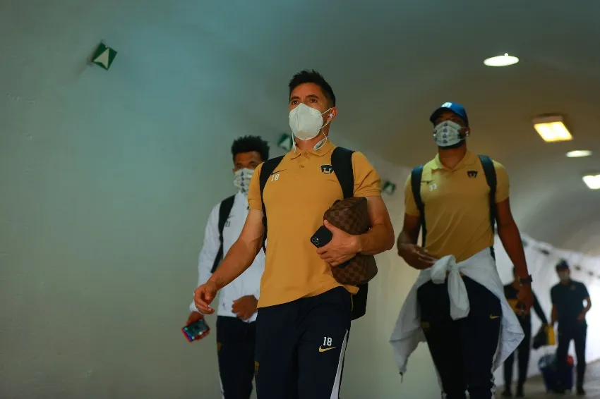 Jugadores de Pumas previo al juego contra Necaxa