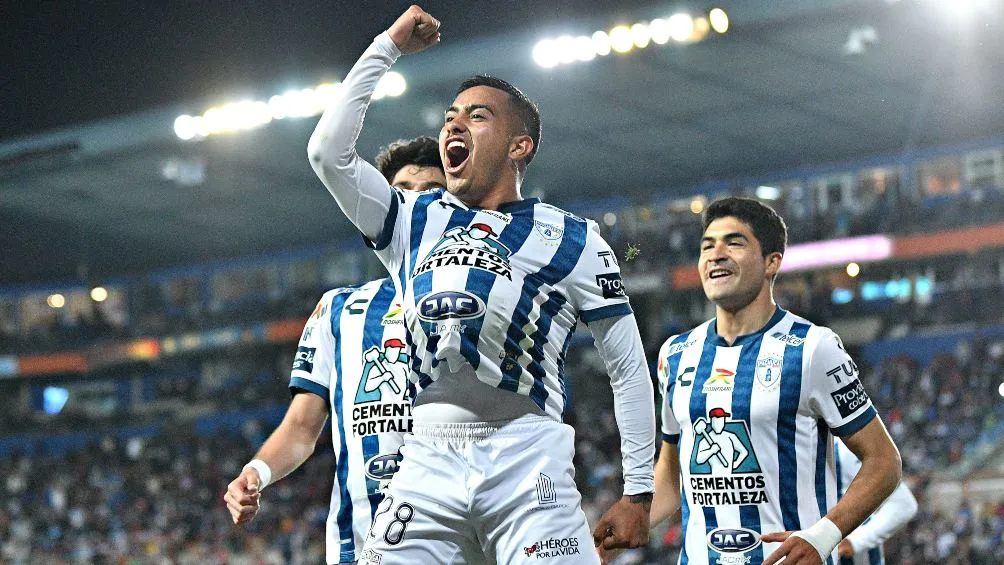 Erick Sánchez en festejo ante Cruz Azul