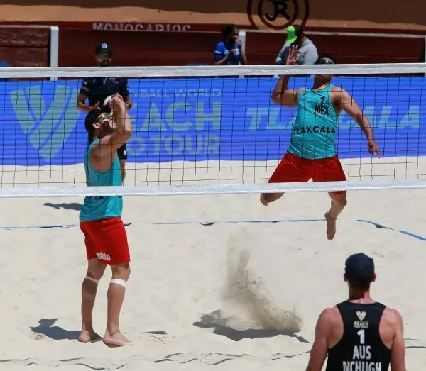 Dúo mexicano varonil en acción