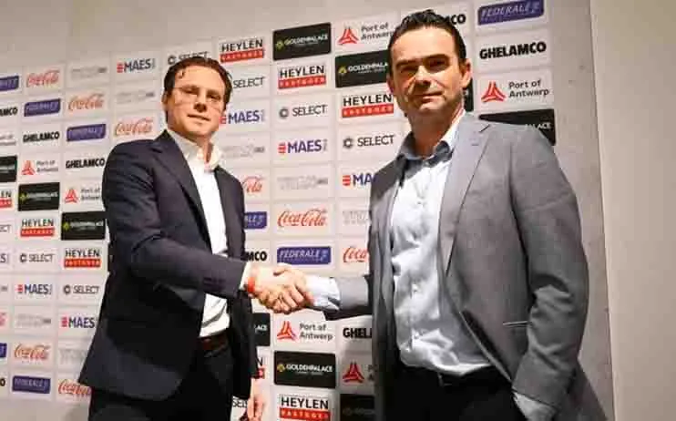 TWITTER @Balon_Belga Max Overmars y Sven Jacques, director general del Amberes