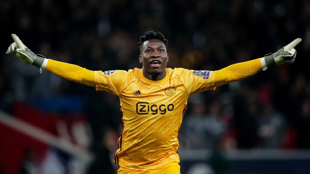 André Onana festejando gol con el Ajax en la Champions League