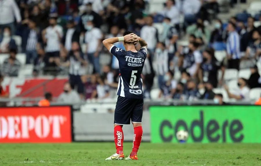 Matías Kranevitter durante un partido con Rayados
