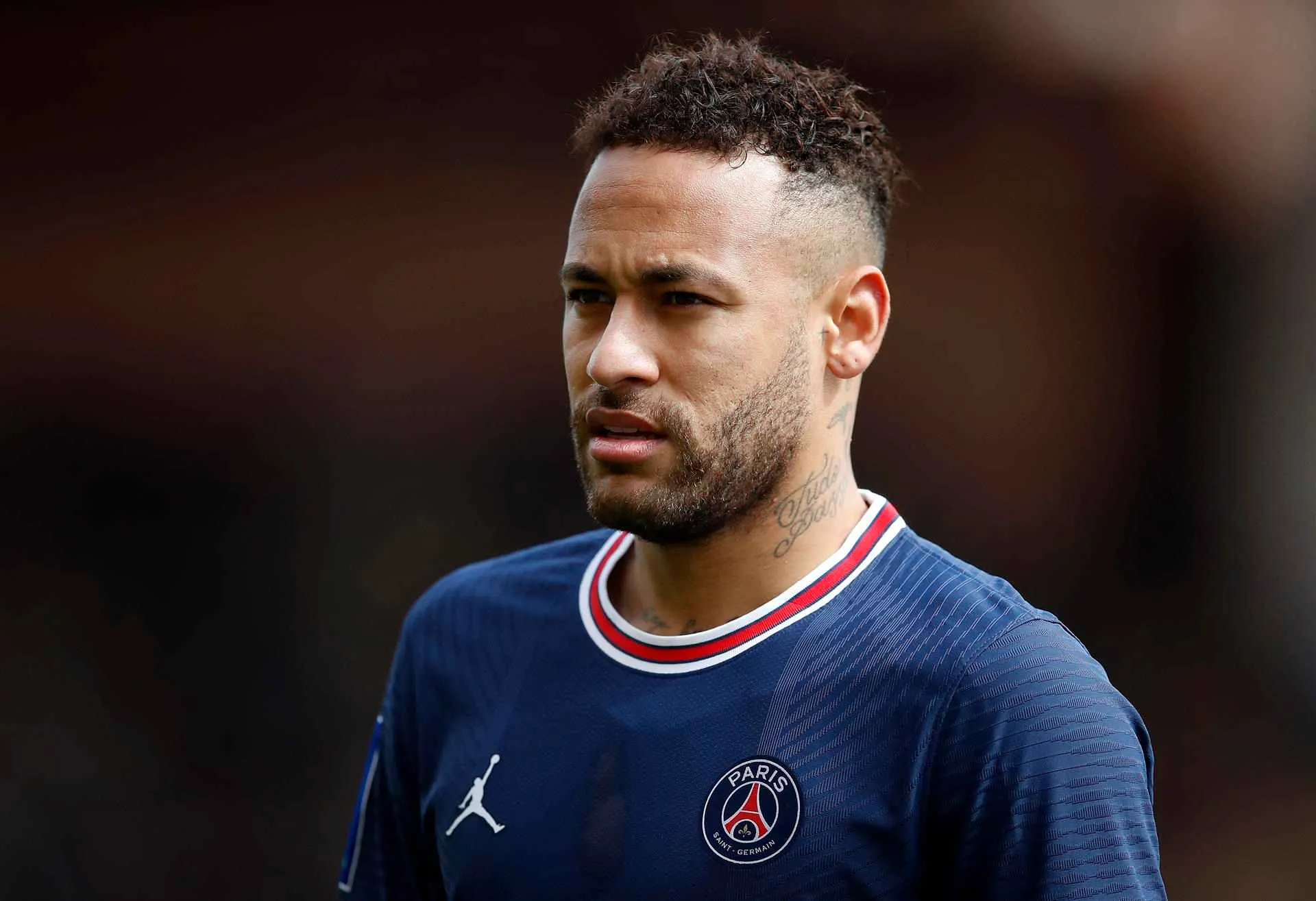 Neymar jugando partido con el París Saint-Germain en la Ligue 1