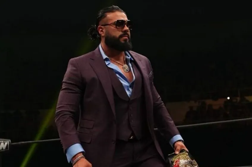 INSTAGRAM: @AndradeAlmas Andrade durante un evento de AEW