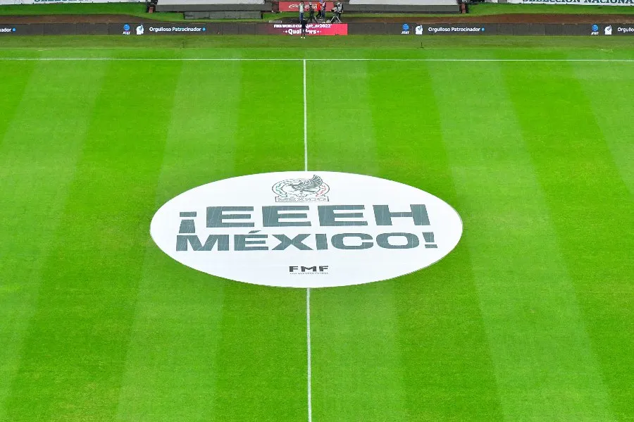 Cancha del Azteca previo a un partido del Tri