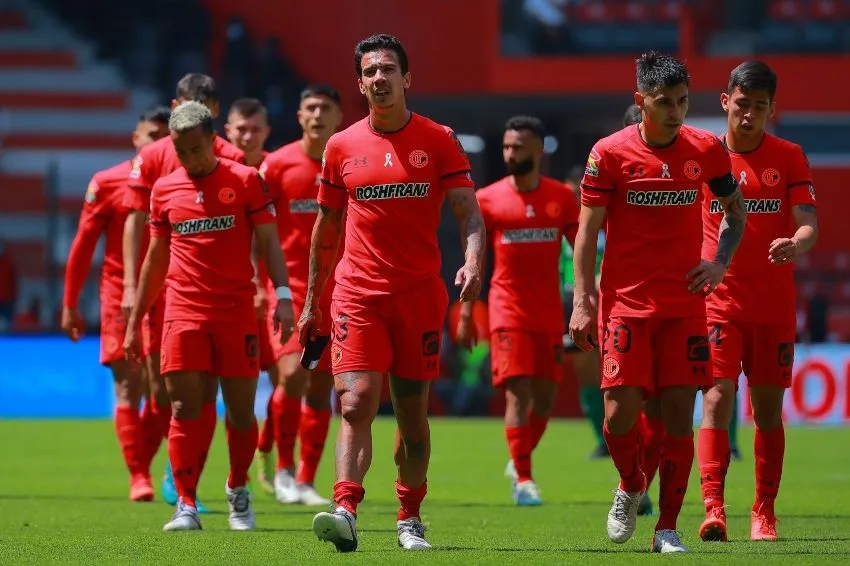 Jugadores de Toluca tras perder con Tuzos