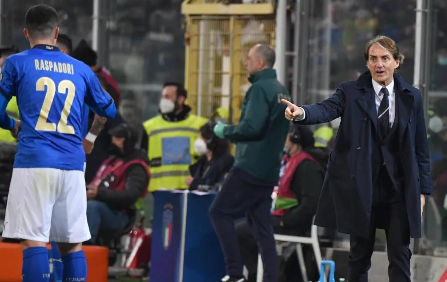 Mancini dando indicaciones