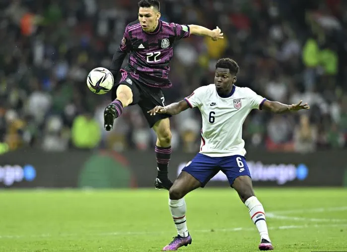 Chucky Lozano, en acción ante Estados Unidos