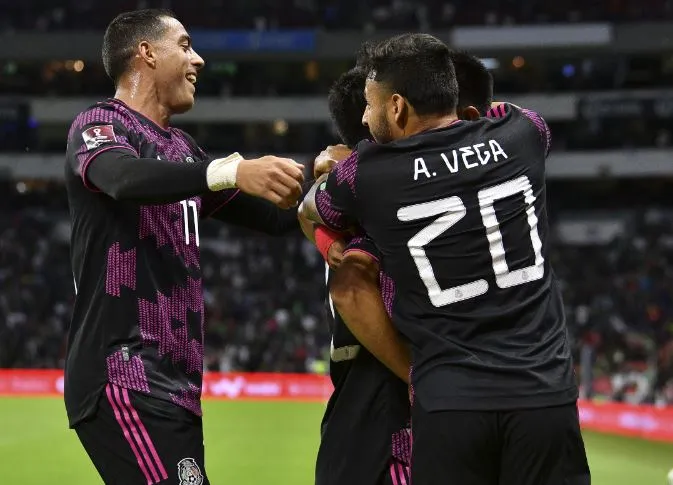 Jugadores del Tri en festejo