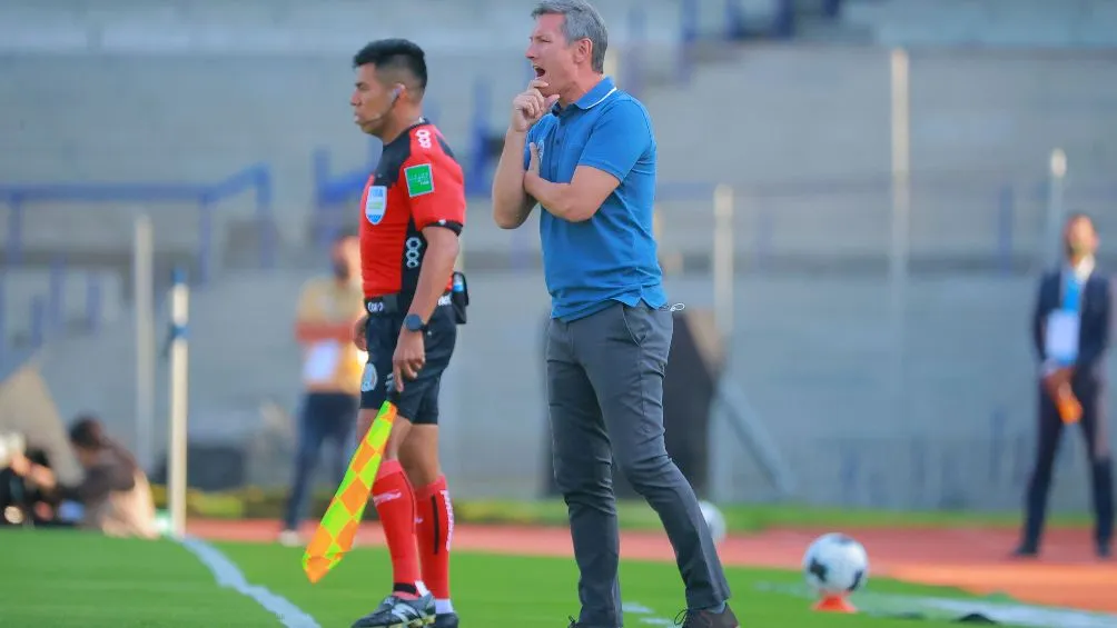 El entrenador mexico-argentino logró el empate de visita