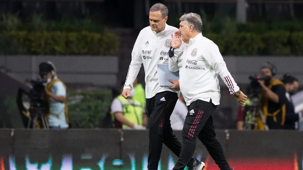 Theiler y Martino, durante el juego contra EU