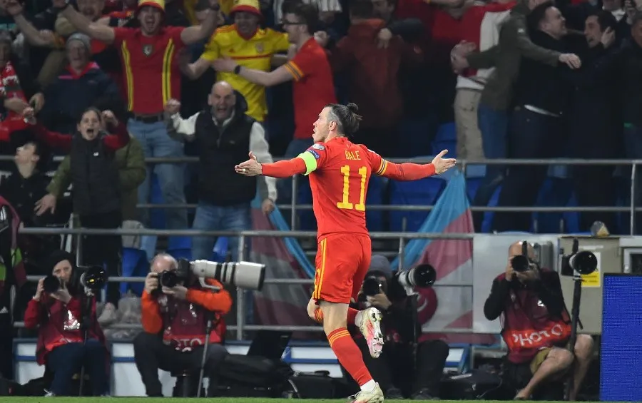 El galés celebra gol