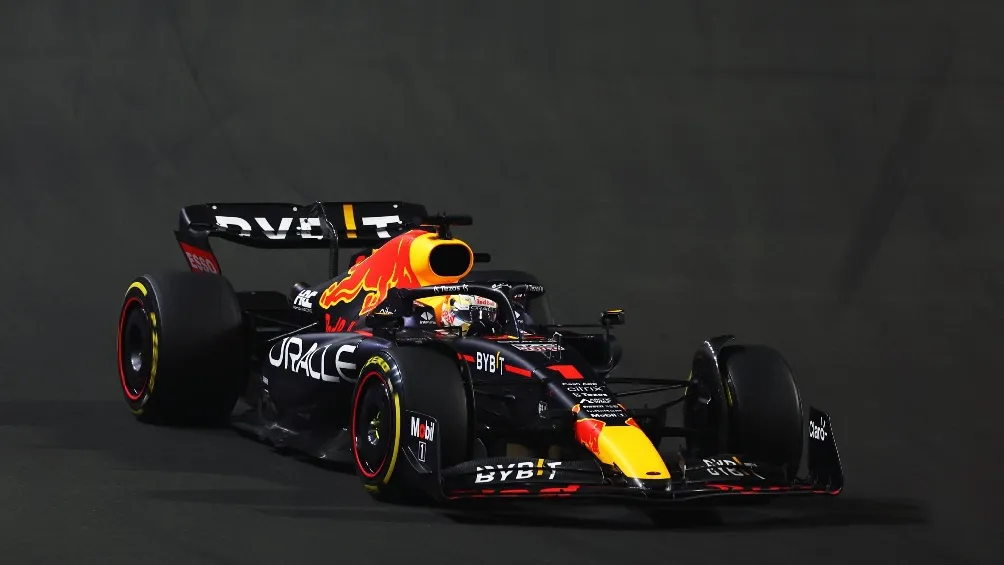 Max Verstappen corriendo en el Gran Premio de Arabia Saudita