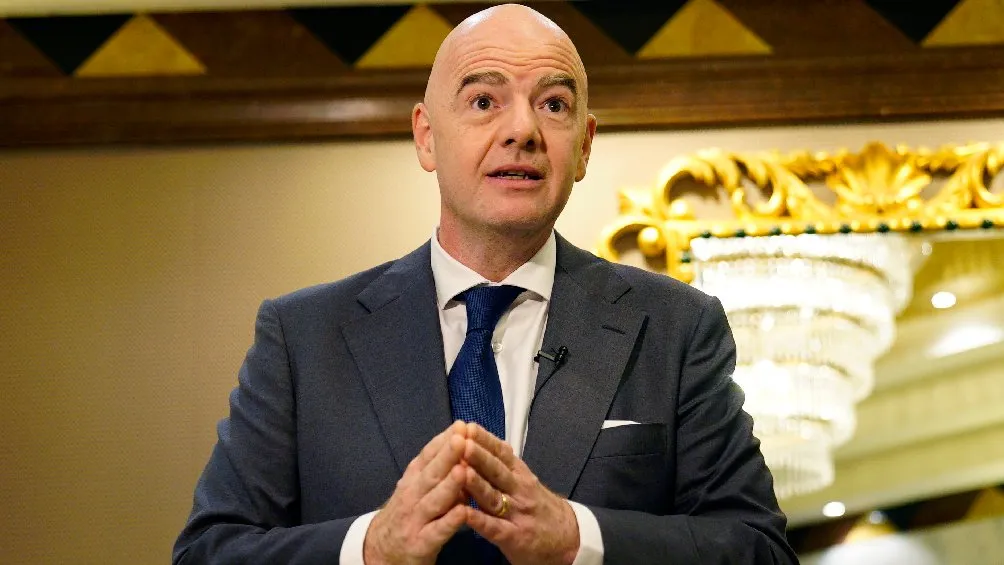 Gianni Infantino durante una entrevista con The Associated Press
