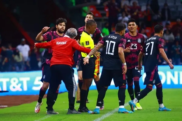 IMAGO7 Tata Martino celebra con su escuadra