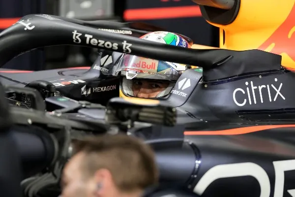 AP Sergio 'Checo' Pérez en acción con Red Bull