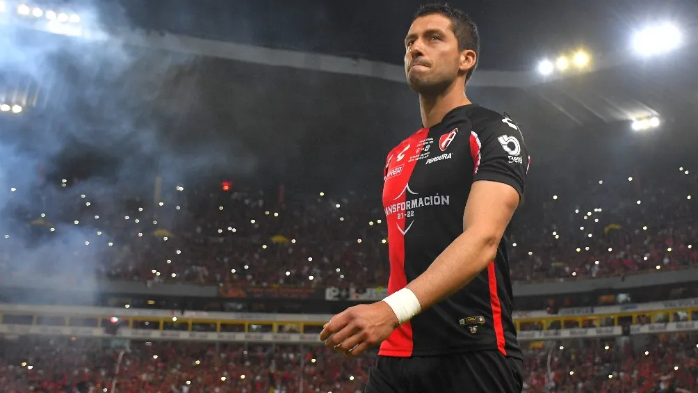 Hugo Nervo jugando la final de la Liga MX con el Atlas