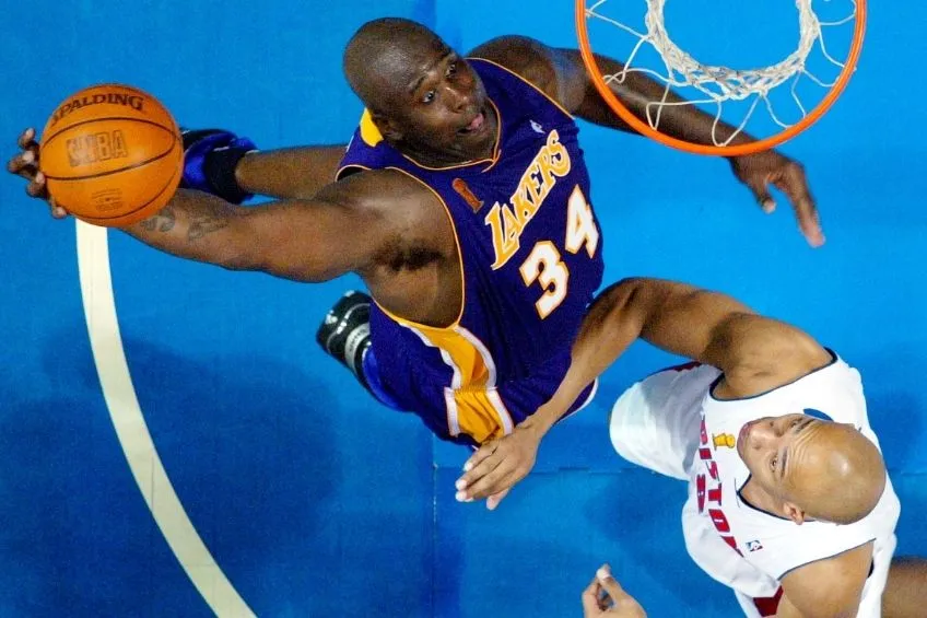 AP Shaquille O'Neal en un partido de los Lakers