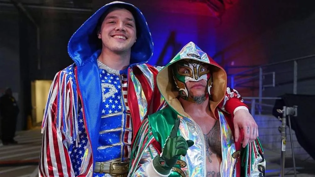 WWE Rey Misterio y su hijo Dominik se llevaron la lucha
