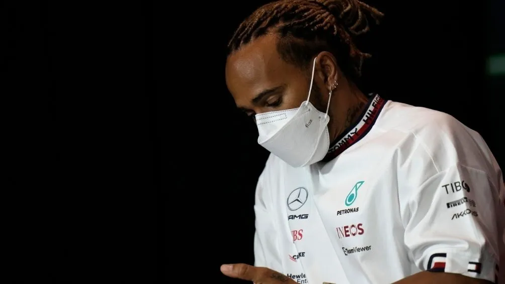 Lewis Hamilton en conferencia