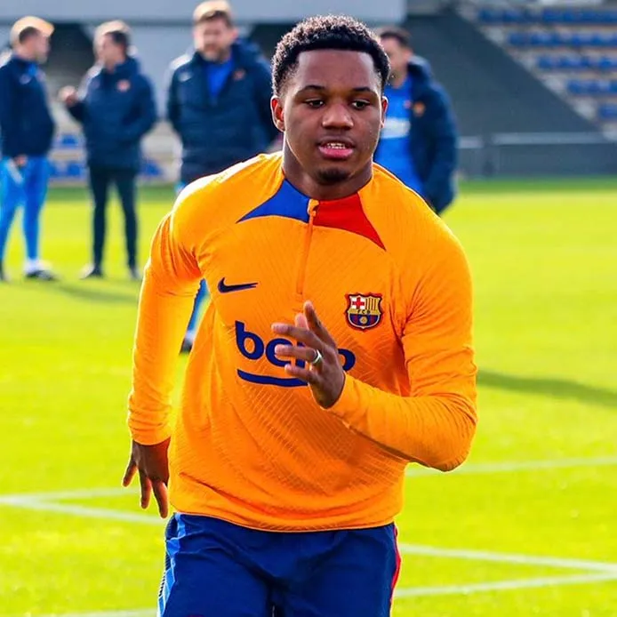 Ansu Fati entrenando con el Barcelona