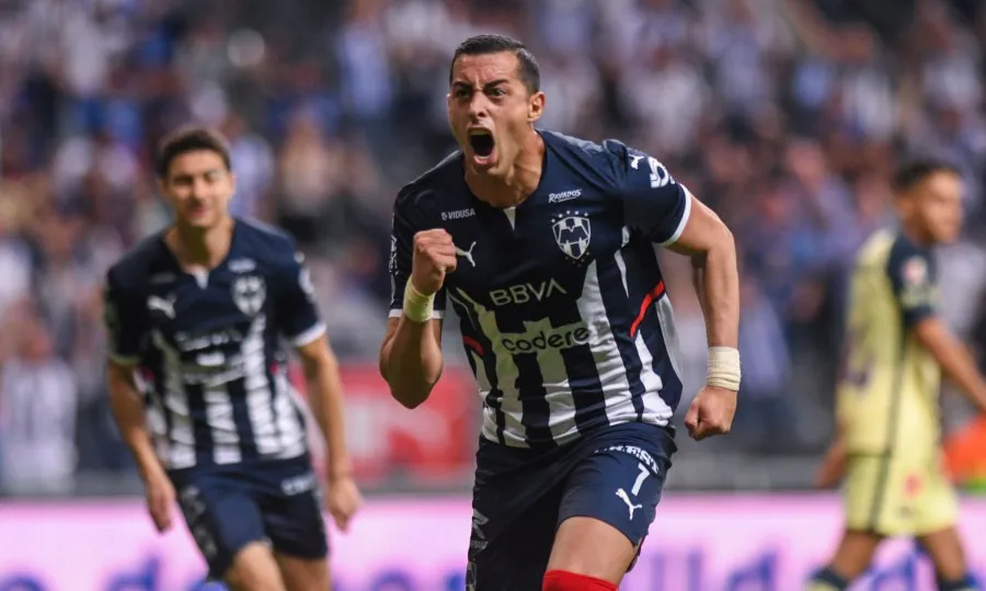 El Mellizo celebra gol ante América