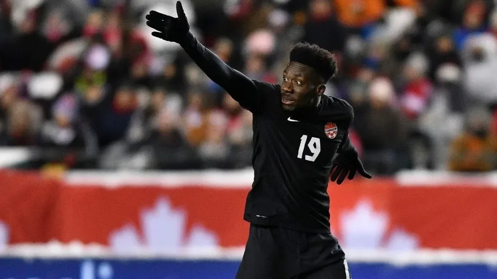 Davies en un partido con Canadá