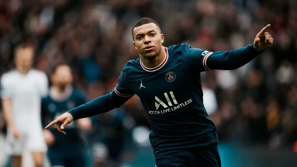 AP Kylian Mbappé festejando gol con el París Saint-Germain en la Ligue 1