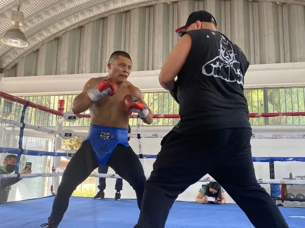 'Pitbull' Cruz se prepara para enfrentar a Yuriorkis Gamboa