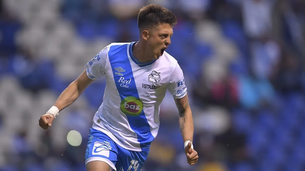 MEXSPORT Pablo Parra festejando gol con Puebla frente a Pumas en Liga MX