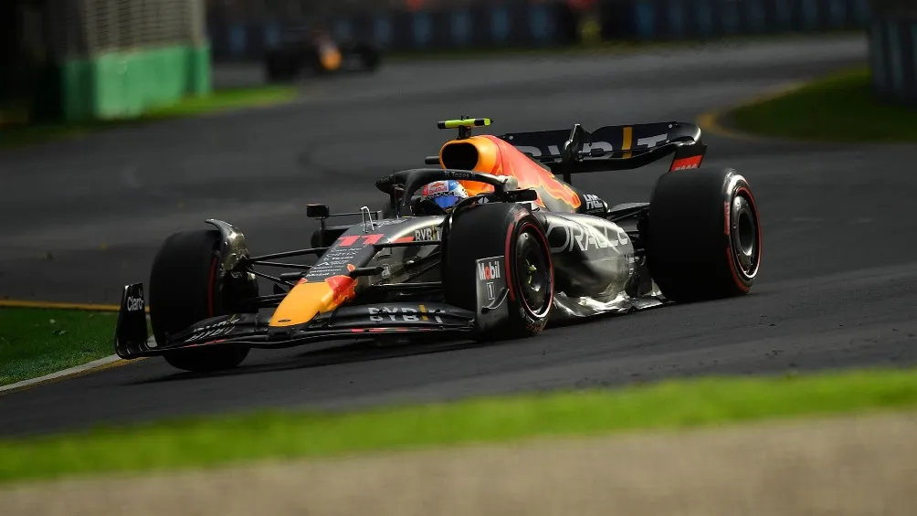 Checo Pérez durante entrenamientos en el GP de Australia