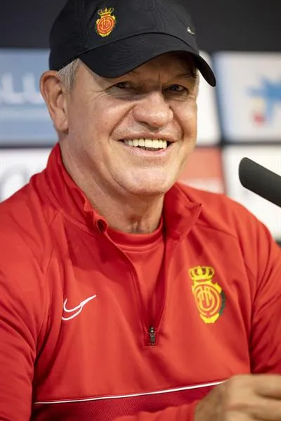 Aguirre en conferencia de prensa