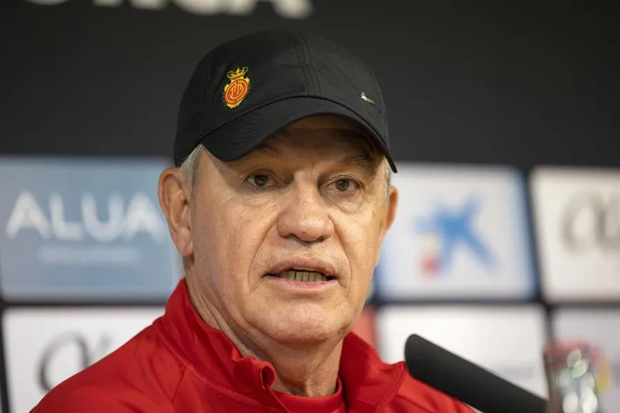 Javier Aguirre recupera futbolistas para la crucial visita al Elche