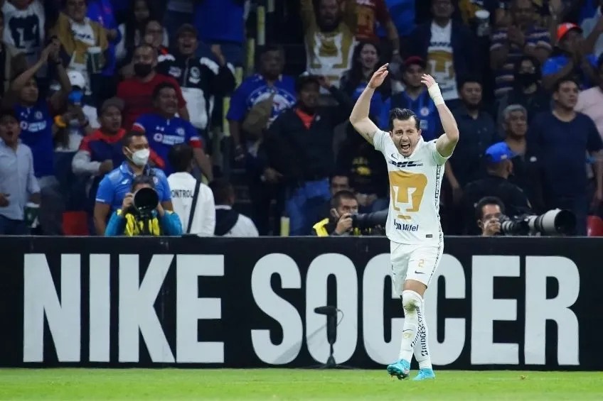 IMAGO7 Alan Mozo durante el partido