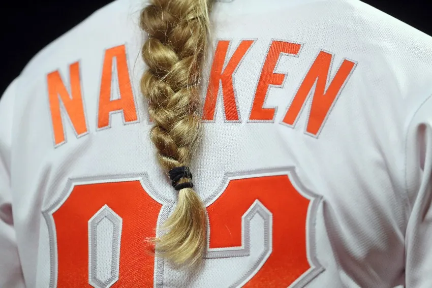 Alyssa Nakken, primera mujer coach de campo de la MLB