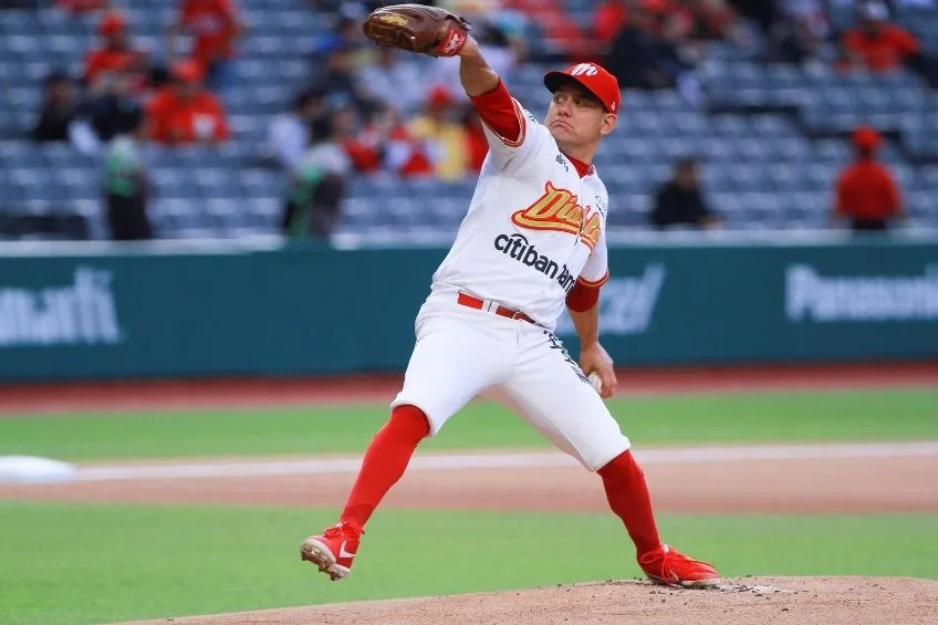 Arturo López en un juego de los Diablos