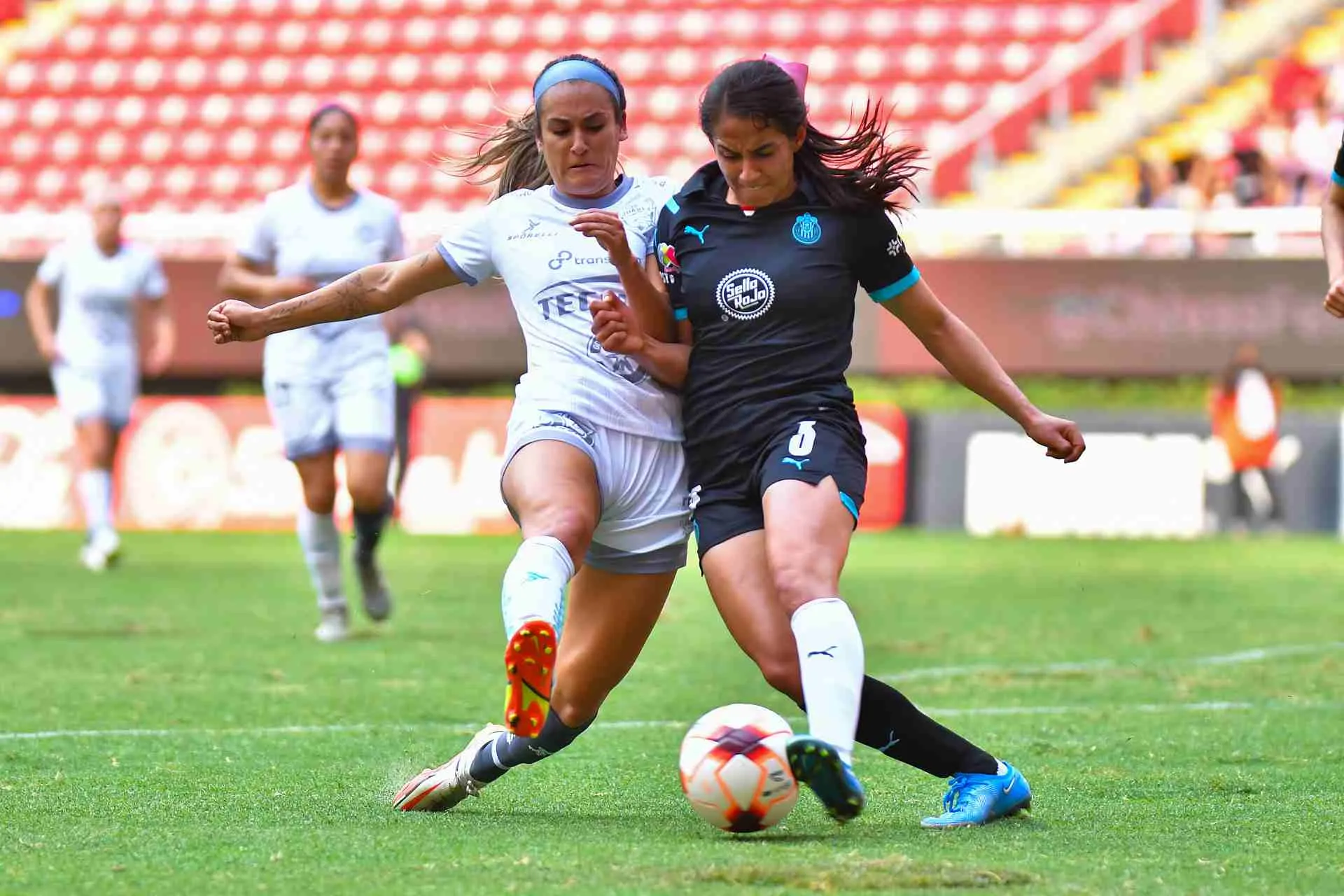 IMAGO7 Chivas Femenil jugando partido ante FC Juárez en el Estadio Akron