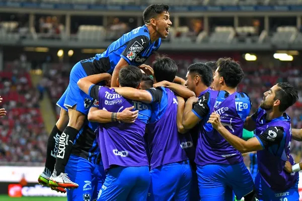 Rayados celebra ante Chivas