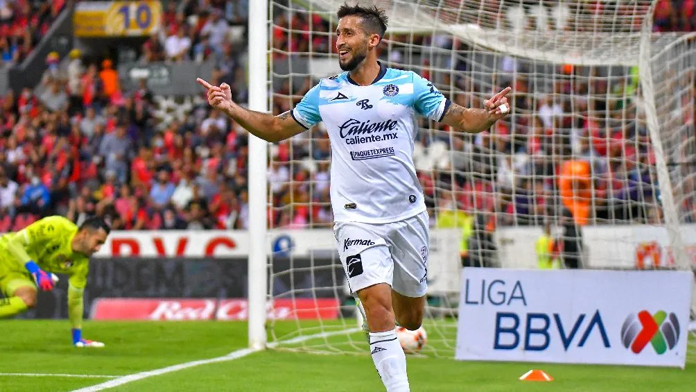Gonzalo Sosa festejando gol con Mazatlán en partido ante Atlas