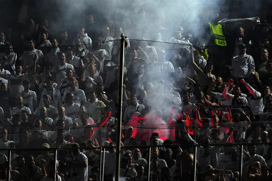 Aficionados del Frankfurt en el Camp Nou