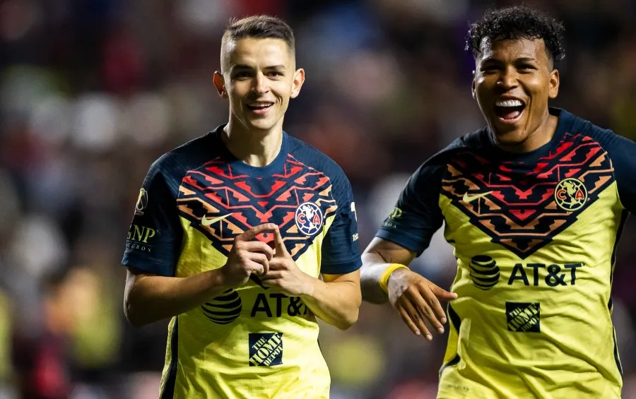 Álvaro Fidalgo marcó de penalti