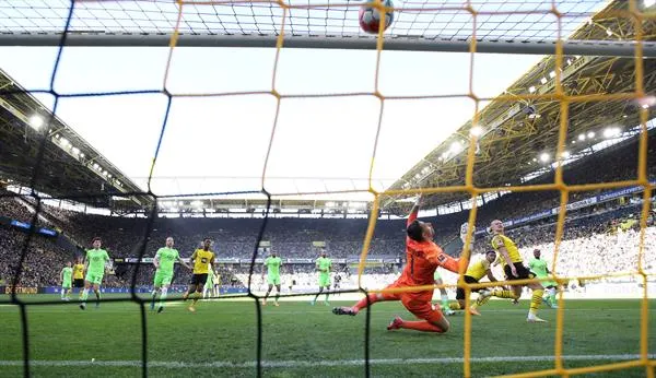 Anotación para el Borussia Dortmund de Manuel Akanji