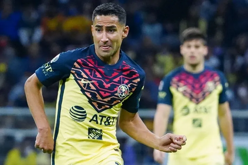 Luis Fuentes en un partido del América