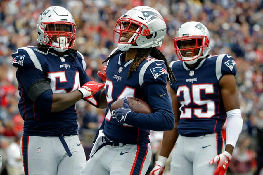 El esquinero celebra intercepción con los Patriots