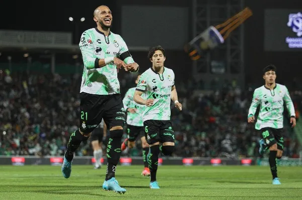 Matheus Dória con Santos