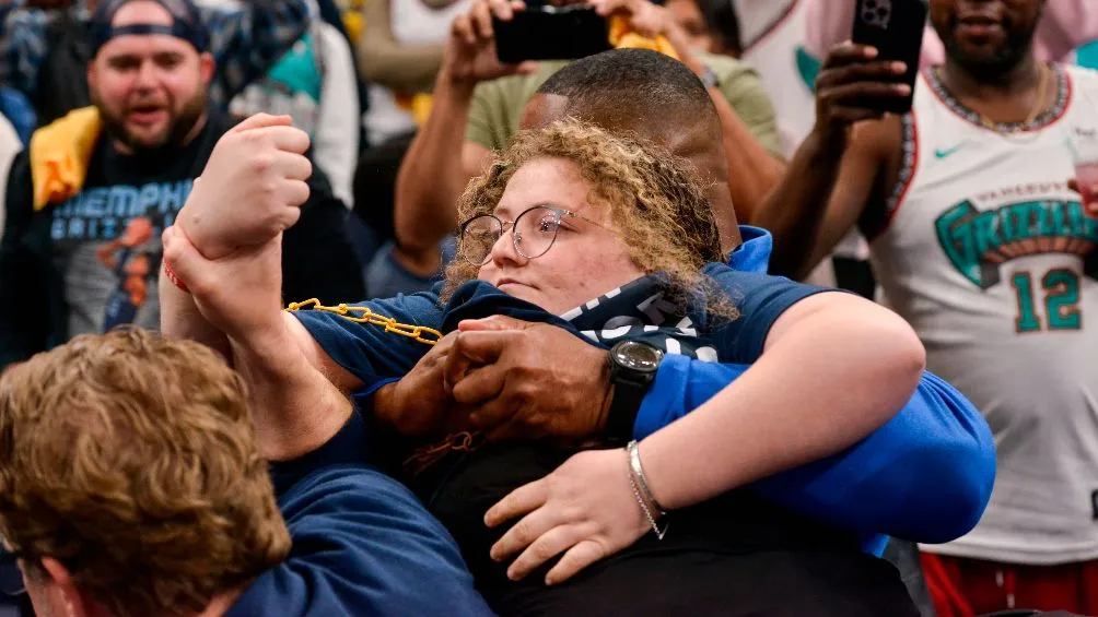 AP Rosenberg fue retirada por la seguridad