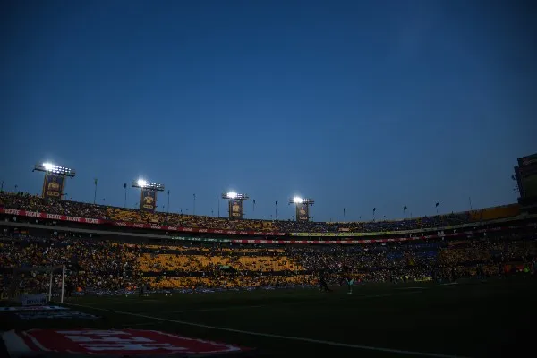 IMAGO7 Panorámica dentro del universitario